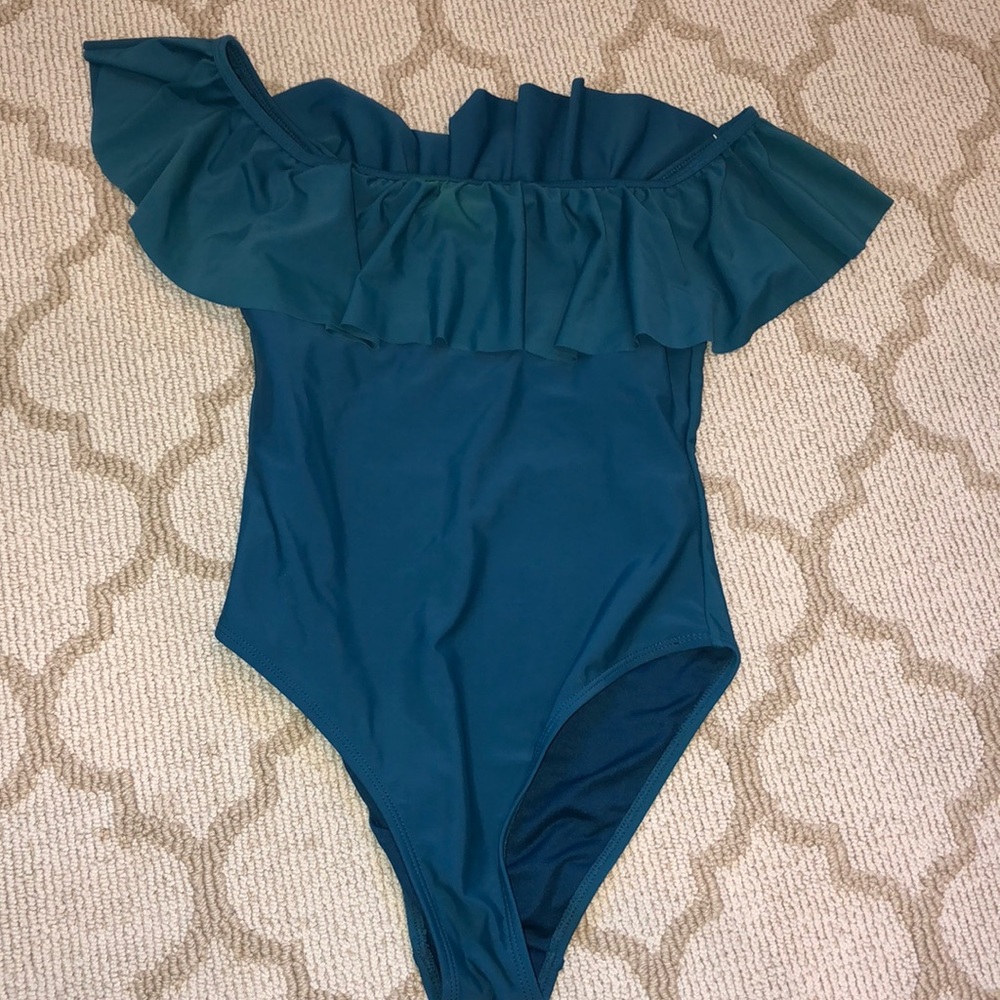 One piece swim suit